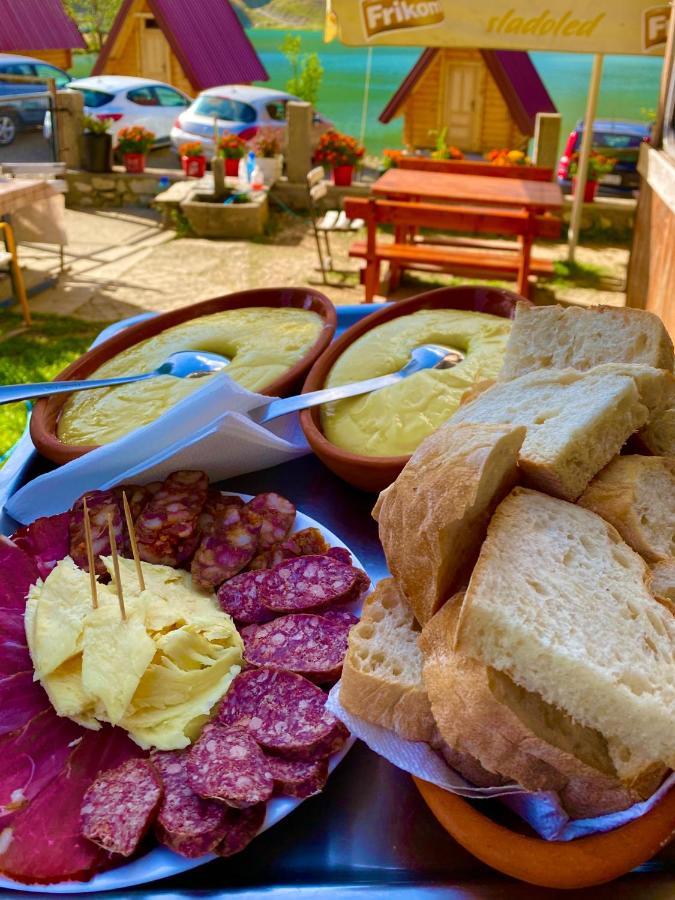 Kapetanovo Jezero Bungalov Bed & Breakfast Podgorica Luaran gambar